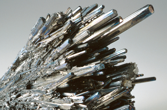 Антимонитовая руда, или стибнит - главный источник добычи сурьмы